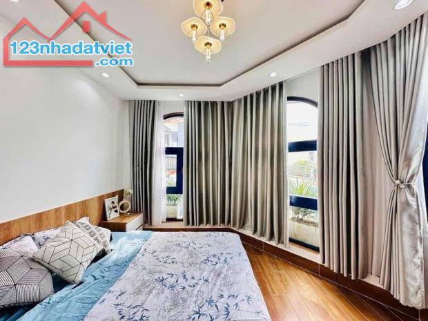 --Bán nhà phường 12 Tân Bình, đường Lê Lai (4,6*16) 5 tầng đẹp - 8,2 tỷ - 3