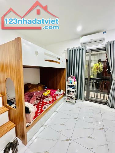 Bán nhà Giảng Võ Đống Đa_Mặt Tiền 6 Mét_7 Phòng Ngủ_50mx4T_Giá: 9.5 Tỷ_Lh: 0396935190. - 1