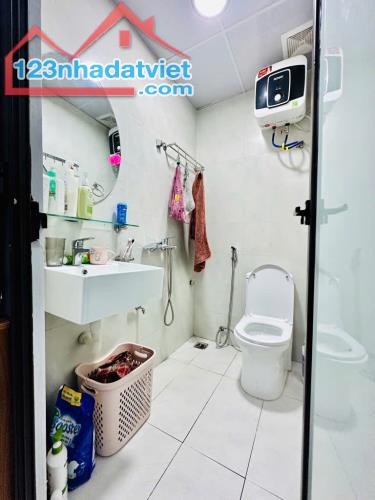 Bán nhà Giảng Võ Đống Đa_Mặt Tiền 6 Mét_7 Phòng Ngủ_50mx4T_Giá: 9.5 Tỷ_Lh: 0396935190. - 3