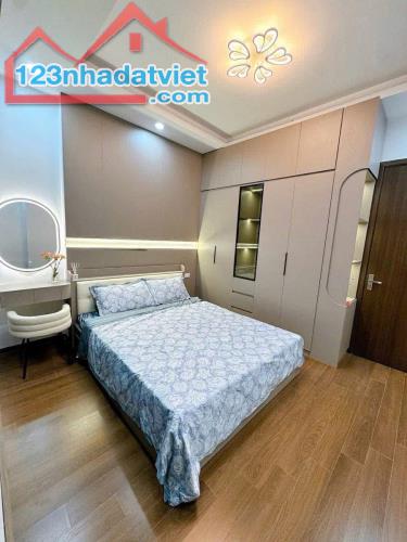 BÁN NHÀ PHỐ TỨ LIÊN, TÂY HỒ, 1 NHÀ RA MẶT PHỐ, THANG MÁY, DT 80M2* 5 TẦNG* GIÁ 16 TỶ - 1