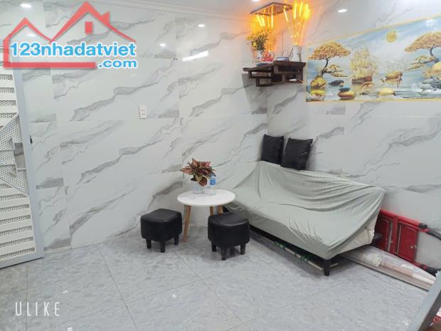 GẦN Ô TÔ - NGÕ BA GÁC - NHÀ NHỎ TIỀN ĐỐNG ĐA NGÕ HOÀNG AN CHỈ 2,9 TỶ