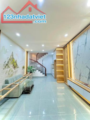 Nhà Đẹp Gần Đường Ô Tô, Phố Hồng Mai, Hai Bà Trưng 28m, 4 tầng, mt 3.8m, giá 5.25 tỷ.