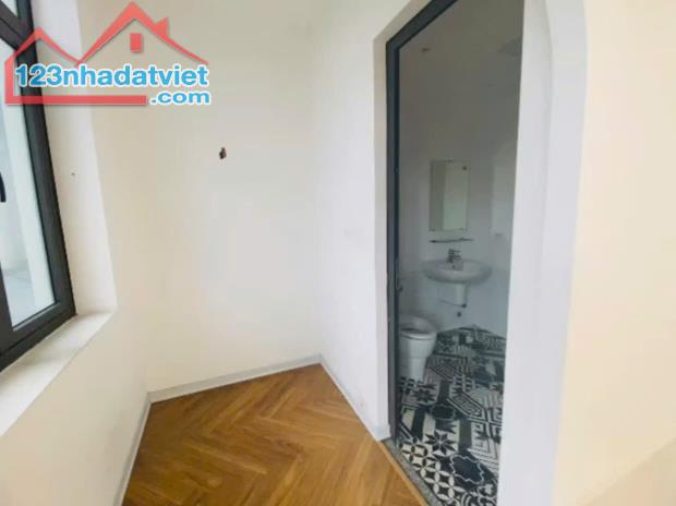 Cho thuê nhà mặt phố Mạc Thái Tông 4 tầng 1 hầm 100m2 thang máy thông sàn, ô tô vào KD tốt - 4