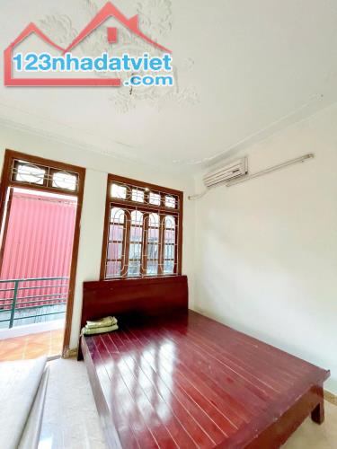 NHÀ ĐẸP TÔN ĐỨC THẮNG - NGÕ RỘNG - LÔ GÓC - GẦN PHỐ - BAY NHANH