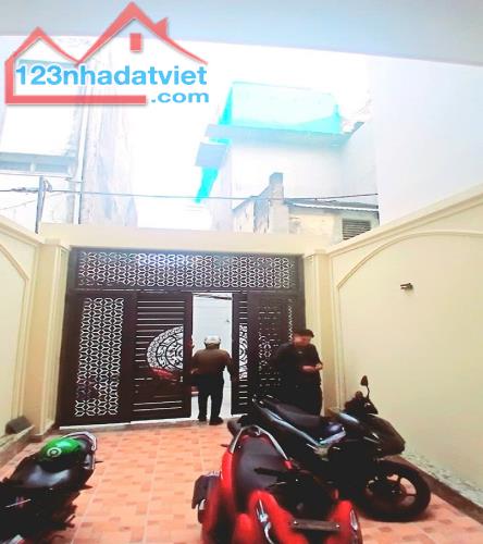Bán nhà đường Võ Văn Kiệt, Cầu Ông Lãnh, Q1, 92m2, 4 tầng, thang máy, mới cong - 1