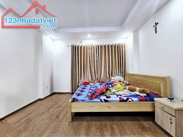 bán nhà phố khương đình gần royal city,thanh xuân,40m2,4 ngủ,ở luôn chỉ 6 đồng rưỡi ctl