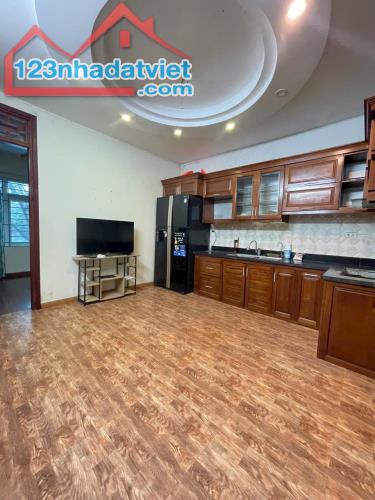 Cho thuê nhà phố Hương Viên, Quận Hai Bà Trưng, view hồ Hai Bà, dt 40m2 , 5tầng, Giá 20tr - 3