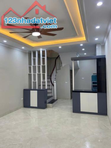 Nhà Mới Tinh - Hoàng Mai - 36m² - 5 Tầng - Mt 4.2m - Chỉ Việc Xách Vali Về Ở