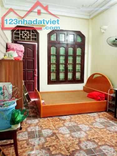 Bán nhà mặt phố Giáp Bát, 51m2 x 4 tầng, kinh doanh tốt, 12 tỷ - 1