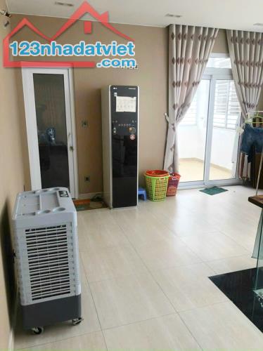 Nhà góc 4 tầng nở hậu 5.5 mặt tiền kinh doanh đường Âu Dương Lân P3Q8. 18 tỷ - 2
