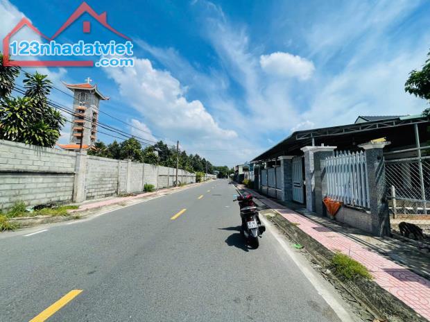 Đất Mặt Tiền Gần Nhà Thờ Giáo Xứ Tân Phú Trung, 117m2, Sổ Hồng Riêng - 1