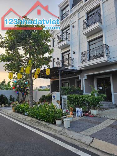 Bán  Villa Phú Mỹ Hưng  kdc Amelie ,111m2 4 tầng ngay 6m dài 18,5m2 giá 11.6tỷ Phú Xuân - 2