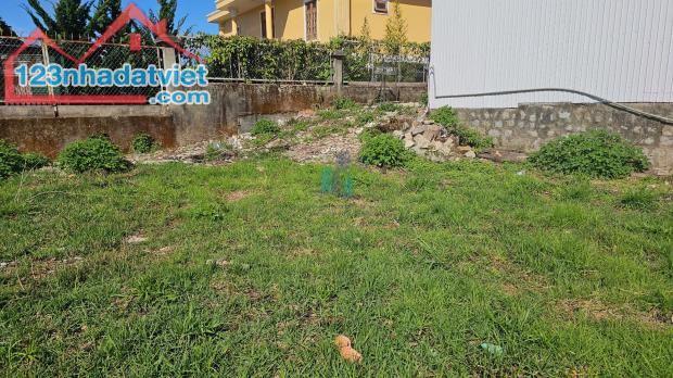 Bán Đất hẻm xe hơi đường Trịnh Hoài Đức, Phường 11, Đà Lạt 412,95mv
