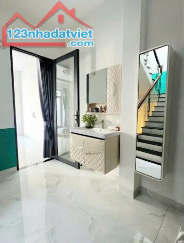 CẦN BÁN CĂN NHÀ 3 TẦNG SIÊU ĐẸP - FULL NỘI THẤT XỊN SÒ - 1