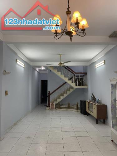 BÁN NHÀ MẶT TIỀN NỘI BỘ - KHU BÌNH PHÚ - Q.6 - 98M2 - 3 TẦNG - 11,2 TỶ( Bớt lộc) - Gấp💥 - 2