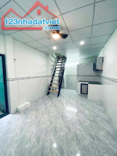 Nhà nhỏ 2 tầng hẻm 728 Trần Hưng Đạo P2Q5. 1.95 tỷ