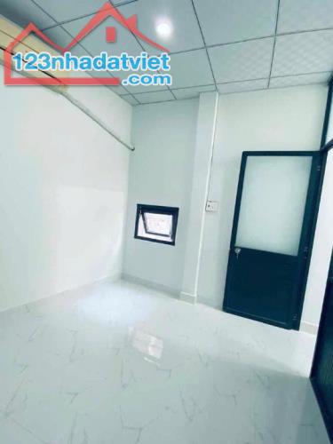 Nhà nhỏ 2 tầng hẻm 728 Trần Hưng Đạo P2Q5. 1.95 tỷ - 3
