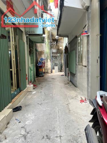 Nhà nhỏ 2 tầng hẻm 728 Trần Hưng Đạo P2Q5. 1.95 tỷ - 4