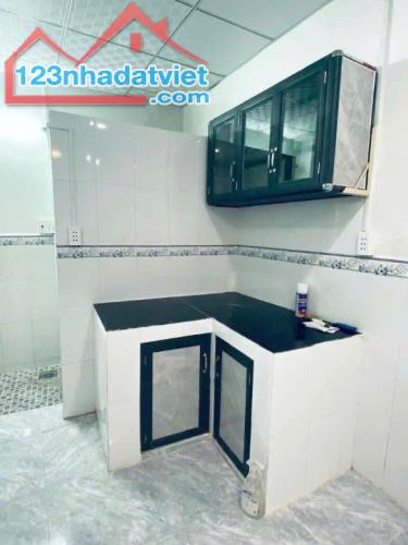 Nhà nhỏ 2 tầng hẻm 728 Trần Hưng Đạo P2Q5. 1.95 tỷ - 2