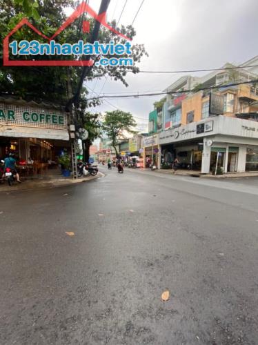 Bán nhà Góc đường Văn Cao, Tân Phú, 7.8x18m, 3 tấm, 20.5 tỷ - 1