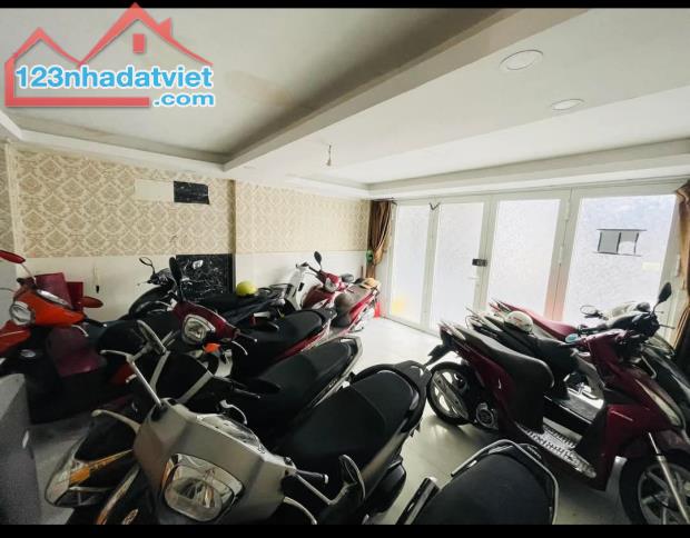 Mặt tiền VIP Nguyễn Đình Chiểu, P.1, Q.3, 80m2, năm tầng thang máy, giảm còn 27 tỷ. - 3