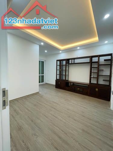 Cho thuê chung cư Licogi 19 Đại Từ-  Hoàng Mai,  115m, 3 PN, full đồ cơ bản, 12.5 triêu