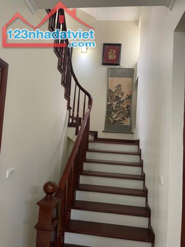 Cho thuê biệt thự Pháp Vân, Hoàng Mai 299 3.5 15 80 triệu/tháng - 4