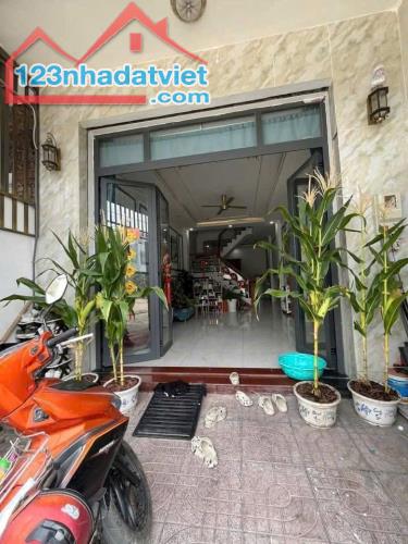 Nhà sổ riêng thổ cư 1.75 tỷ/1 lầu 1 trệt,3 phòng ngủ - 7