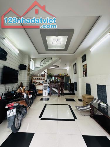 Bán Nhà MT Nguyễn Văn Trỗi Phường 11 Phú Nhuận  Giá 26 Tỷ