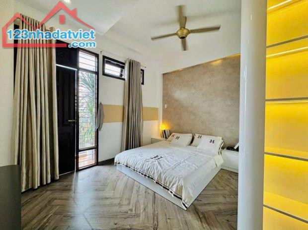 Xoay vốn làm ăn bán gấp nhà đường Bàu Cát 4, phường 14, Tân Bình. Cho thuê 16tr/ tháng. Gi - 1