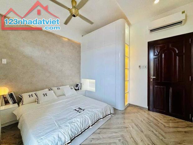 Xoay vốn làm ăn bán gấp nhà đường Bàu Cát 4, phường 14, Tân Bình. Cho thuê 16tr/ tháng. Gi - 2