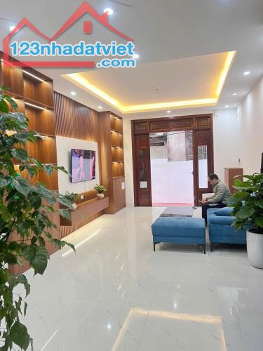 Nhà thang máy DT 50m 6 tầng ở cầu cốc 6.8 tỷ - 1