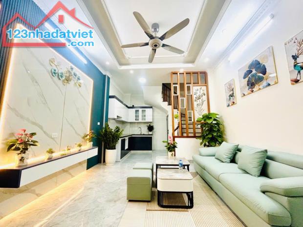 SIÊU HIẾM: NHÀ PHÂN LÔ DƯƠNG VĂN BÉ 35m2; MT: 4m, 5tầng, 6,28 tỷ