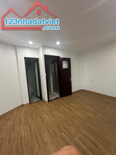 BÁN NHÀ KHU ĐẦM TRẤU, VỈA HÈ 5M, Ô TÔ ĐỖ CỬA, KINH DOANH, 40M2 GIÁ 10.X TỶ - 2