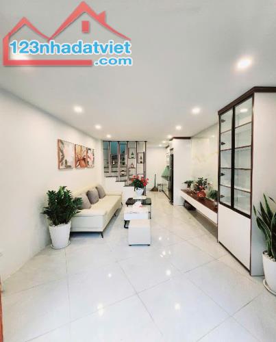 BÁN NHÀ  MINH KHAI- HAI BÀ TRƯNG- FULL NỘI THẤT-MỚI KÍNH KOONG- NHỈNH 5 TỶ. - 1