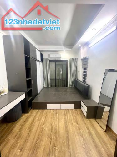 **BÁN NHÀ MỚI XÂY NGÕ 639 HOÀNG HOA THÁM - 32M² XÂY 5 TẦNG, FULL NỘI THẤT CAO CẤP 🏡 **