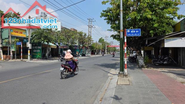 Nhà mặt tiền Trần Hưng Đạo 370m 7x53 , 3 mặt tiền Thành phố Dĩ An , Bình Dương