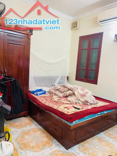 Cần bán nhà cạnh cây xăng Nam Đồng gần Hồ Đắc Di, Đống Đa 24m x 4T - MT 4M giá 6 tỷ - 3