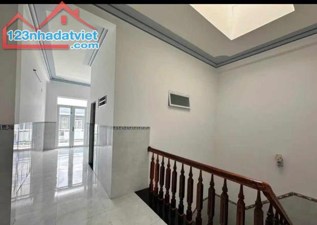 Bán nhà-DT84M2(6,4x13m)-3tầng-3PN-HXH-P vĩnh hoà-Nha Trang-chỉ 2ty650tr - 1