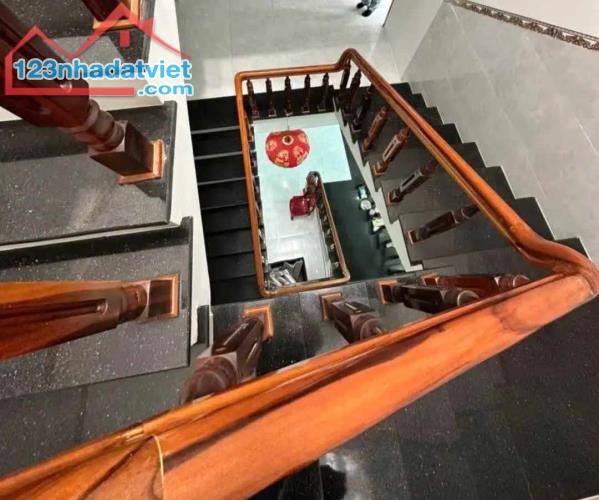 Bán nhà-DT84M2(6,4x13m)-3tầng-3PN-HXH-P vĩnh hoà-Nha Trang-chỉ 2ty650tr - 3