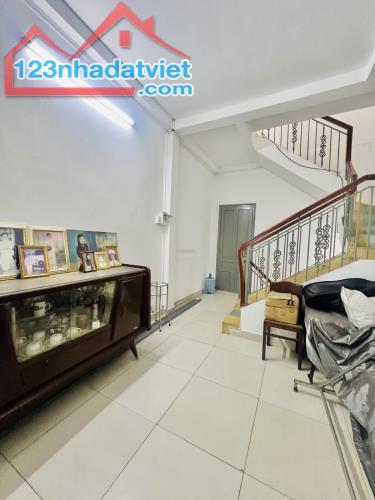 Bán nhà mặt tiền Ba Đình P9 Q8. 97m2[4.5 ×22] 3 tầng đúc, không quy hoạch, nhỉnh 14 Tỷ. TL - 1