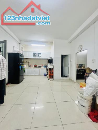 Bán nhà mặt tiền Ba Đình P9 Q8. 97m2[4.5 ×22] 3 tầng đúc, không quy hoạch, nhỉnh 14 Tỷ. TL - 3