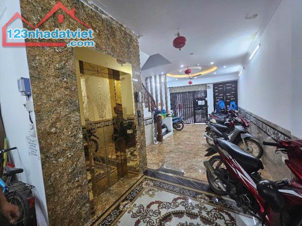 Bán CHDV Hoàng Văn Thái 72m2x 7 Tầng - 15 phòng khép kín. Doanh Thu 90 triệu/ tháng. Chỉ - 1