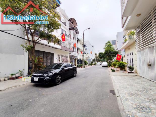 Bán đất phân lô Quán Nam, 105m2, ngang 4.5m, đường 12m, Giá 55 tr/m, không lỗi lầm