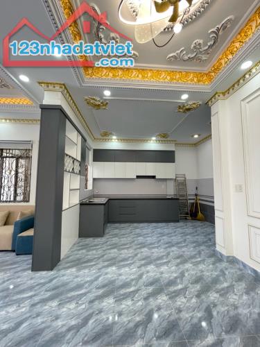 BÁN NHÀ 2 TẦNG - 90m2  CHỈ : 4.3 TỶ  - SỔ HỒNG RIÊNG - NGUYỄN BÌNH  PHÚ XUÂN NHÀ BÈ