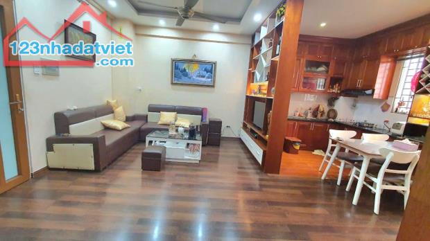 BÁN CĂN HỘ CHUNG CƯ NAM TRUNG YÊN – 2PN – Ở NGAY