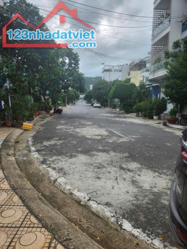 Đất Đường Đặng Huy Trứ rộng 15m- P. Vĩnh Nguyên- GIÁ TỐT NHẤT THỊ TRƯỜNG - 3,8 tỷ- 1 LÔ