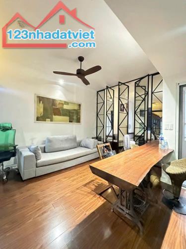 Bán gấp CH Saigon South Resideces, Nguyễn Hữu Thọ 71m2 2PN, sẵn sổ hồng, giá chỉ 4,4 tỷ. - 1