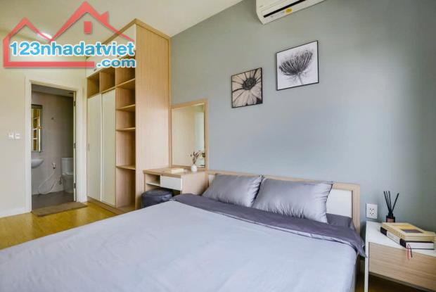 Bán gấp CH Saigon South Resideces, Nguyễn Hữu Thọ 71m2 2PN, sẵn sổ hồng, giá chỉ 4,4 tỷ. - 2