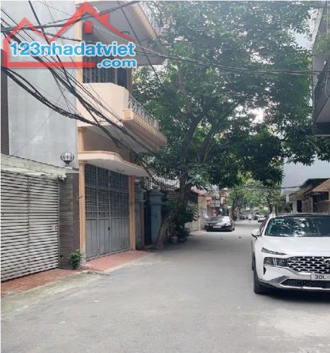 BÁN CỰC GẤP - CHDV Hoàng Văn Thái – 71m², 7 tầng, 15 phòng khép kín, doanh thu 85